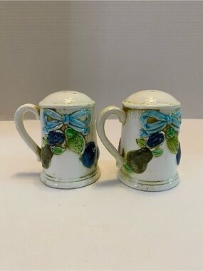 Napcoware Made in Japan S&P Shakers Fruit Design C-8268 No Chips Or Cracks.